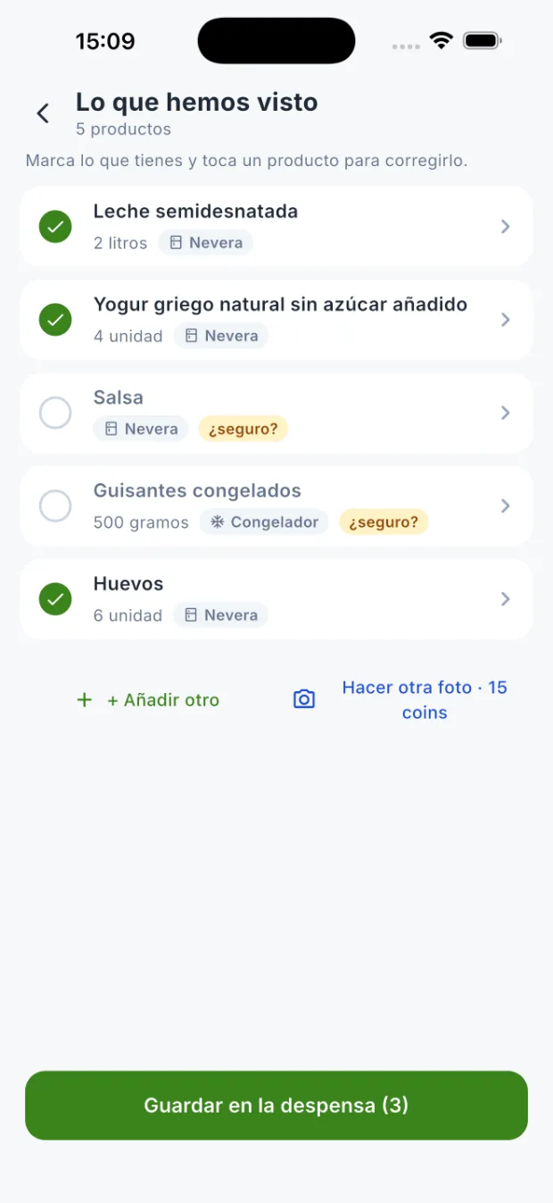 Lista de productos que la IA ha visto en la nevera, con cantidad y ubicación, lista para revisar en DietaGo